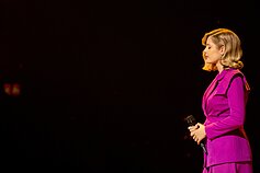 „Dainuok su manim“, Monika Marija
