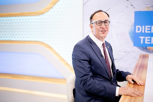 Dienos tema. JAV ambasadorius apie partnerystės įstatymą: tai klausimas, nuo kurio priklauso šalies įvaizdis pasaulyje