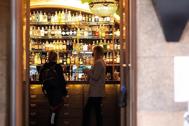 Panorama. Į kontaktinį darbą sugrįžusieji norėtų pasiskiepyti nuo COVID-19, bet prioritetų sąrašas kol kas nebus peržiūrimas