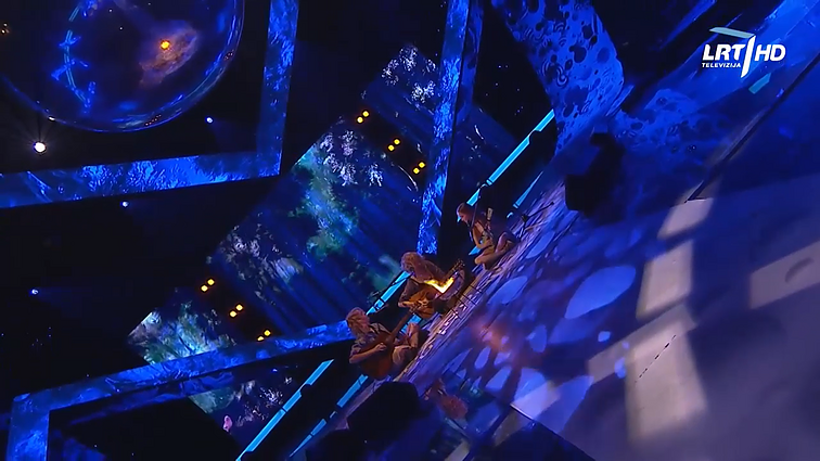 Dainuok su manim. XI laida. Rusnė Savickaitė ir „Baltos varnos“ – „Staigmena“