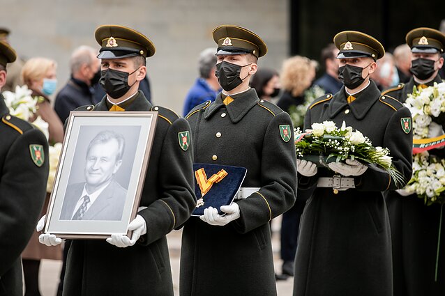 Panorama. Palaidotas Kęstutis Glaveckas: politikas mirė penktadienį, tą dieną jam suėjo 72-eji