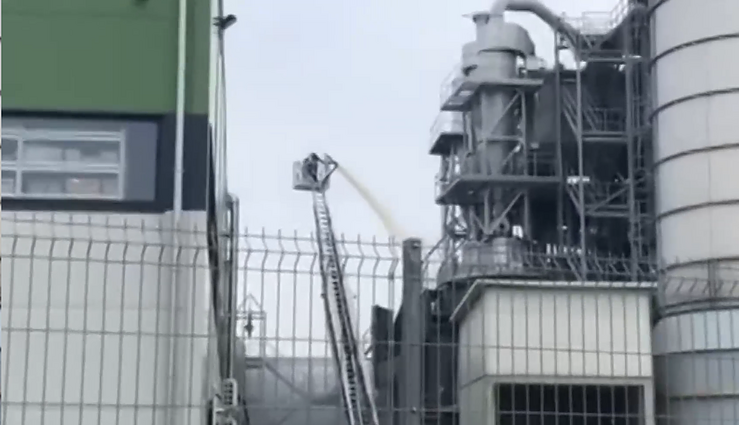 Gaisras „Vakarų medienos grupės“ komplekse