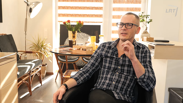 Kirpėjas Ramūnas gyventi ir dirbti į Lietuvą grįžo iš Bermudos