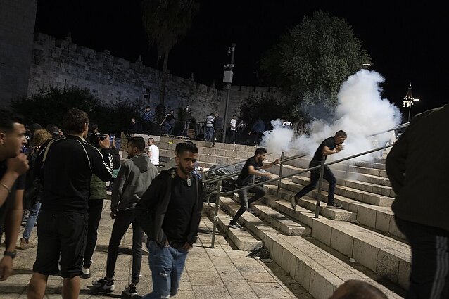 Panorama. Jeruzalėje antrą naktį vyko palestiniečių susirėmimai su Izraelio policija (su vert. į gestų k.)