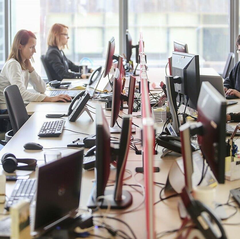 LRT Aktualijų studija. Ar galime dirbti keturias dienas, tačiau gauti atlyginimą už penkias? 