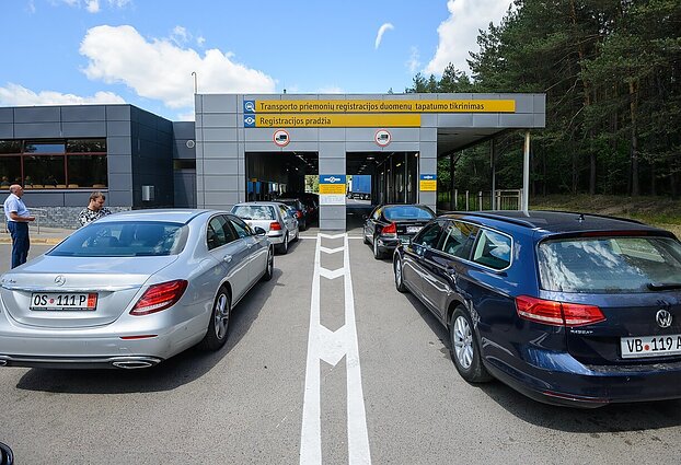 Įsigaliojusi nauja tvarka „Regitroje“ stabdo darbą: registruoti automobilį gali užtrukti porą savaičių
