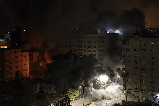 Žinios. Izraelio kariuomenė šįryt pareiškė surengusi antskrydžių prieš aukšto rango „Hamas“ narių namus Gazos Ruože