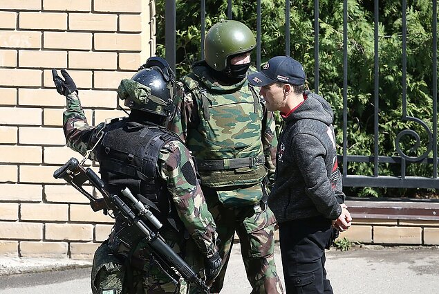 Žinios. Per šaudynes Rusijos Kazanės miesto mokykloje žuvo mažiausiai 11 žmonių