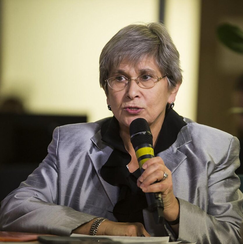 Jonas Petronis, 10–12. A. Sacharovo įdukra Tatjana Jankelevič - jis buvo tylus ir mąslus žmogus, bet ir labai sąmojingas