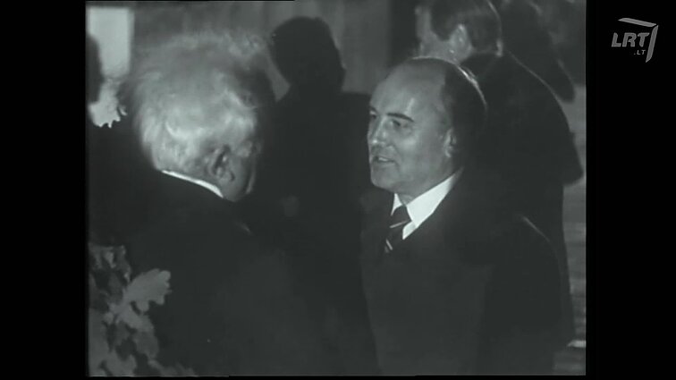 (Pra)rasta karta. Istorikė Inga Zakšauskienė apie užsienio radijo stočių klausymąsi Tarybinėjė Lietuvoje: netgi komunistų partijos nariai klausė