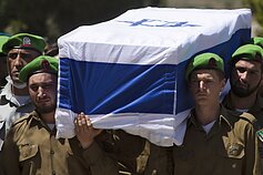 Per susirėmimus su palestiniečiais žuvusio Izraelio kario laidotuvės