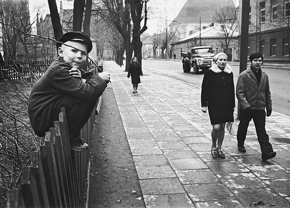 Berniukas Tiesos gatvėje. Vilnius, 1962