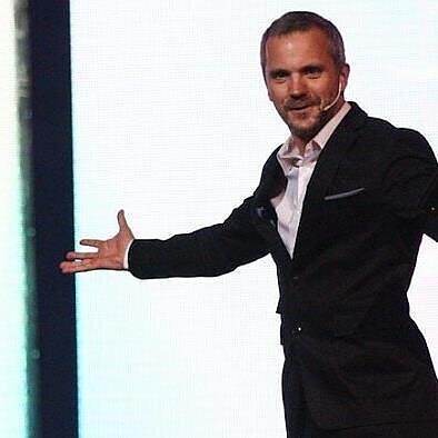 Pakeliui su klasika. Giedrius Savickas – humoras scenoje ir kasdienybėje