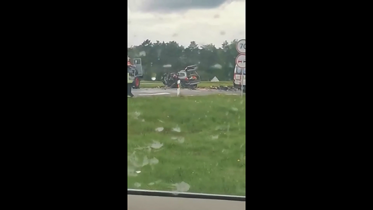 Tragiška nelaimė Ukmergės rajone: vilkikui susidūrus su „Volvo“ žuvo du žmonės, dar vienas – sunkios būklės