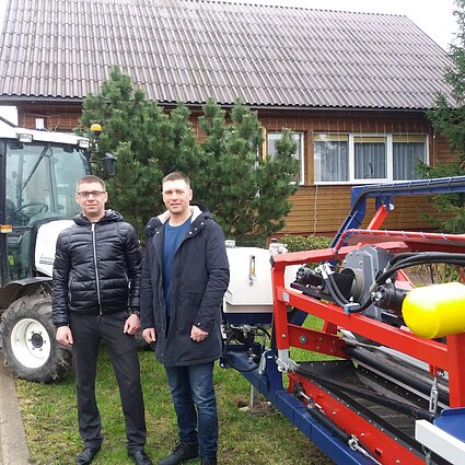 Gimtoji žemė. Iš sostinės į kaimą ne tik serbentus auginti