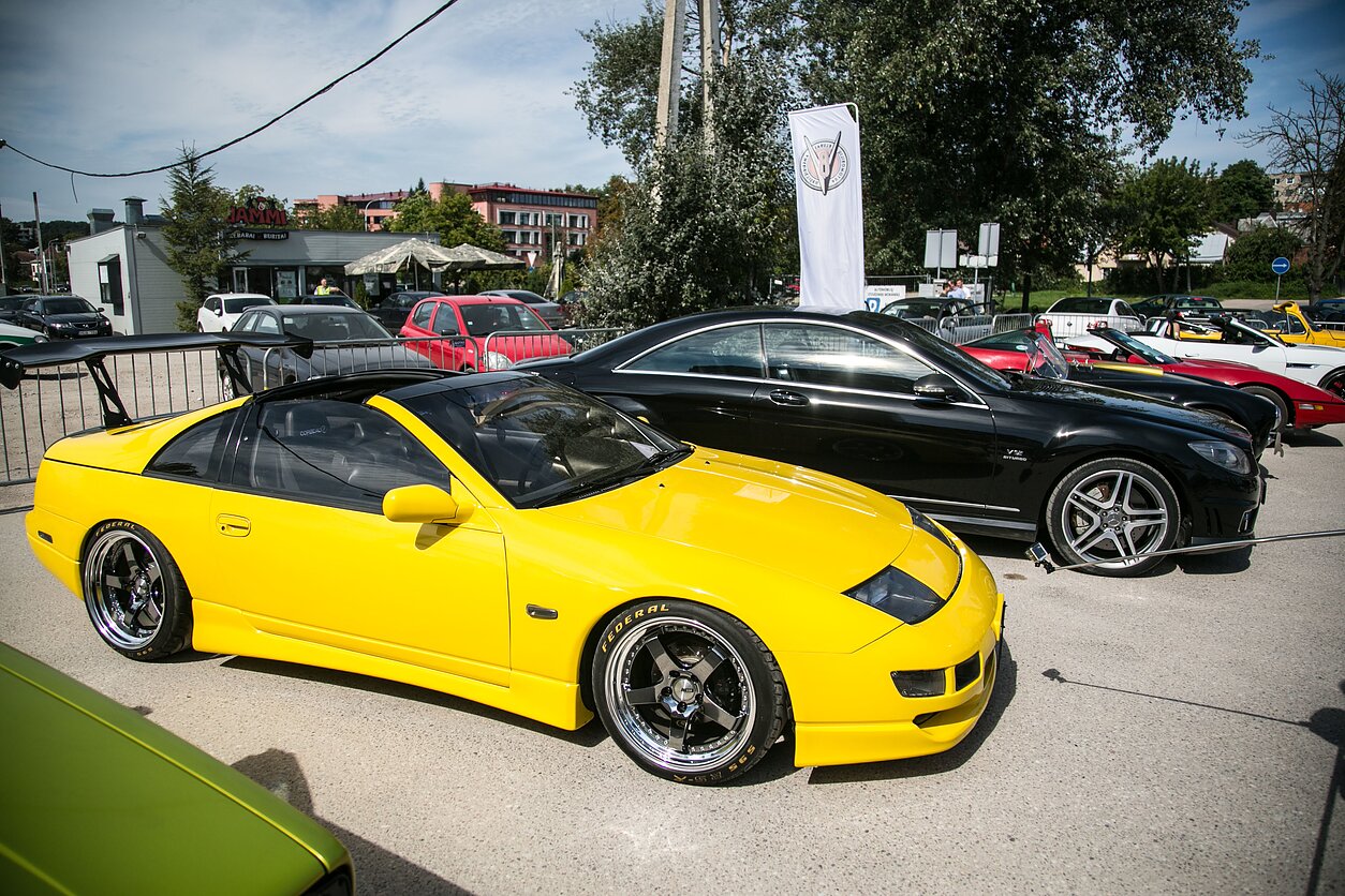 Luxury cars (associative image)