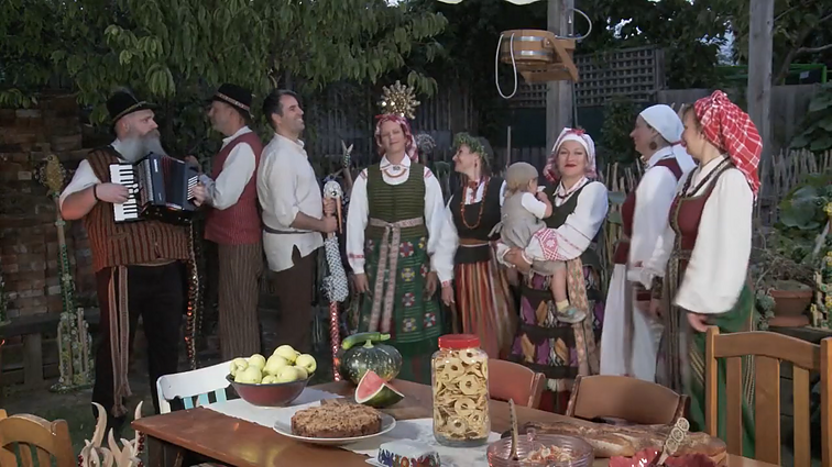 Išgirskite: Australijos lietuvių ansamblis linksmai perdainavo eurovizinį Linkytės ir Baumilos kūrinį