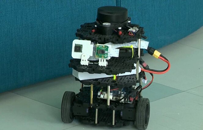 Žinios. KTU mokslininkai kuria robotą, kuris padės stebėti pacientų sveikatos būklę