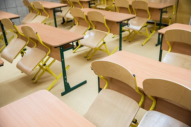 Žinios. Vienoje Kauno gimnazijų per pertrauką iš antro aukšto iškrito mažametis