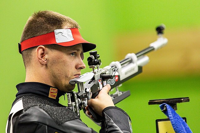 Sportas. Orai. Kroatijoje vykstančiame Europos čempionate šaulys Karolis Girulis iškovojo vietą Tokijo olimpinėse žaidynėse (su vertimu į gestų k.)