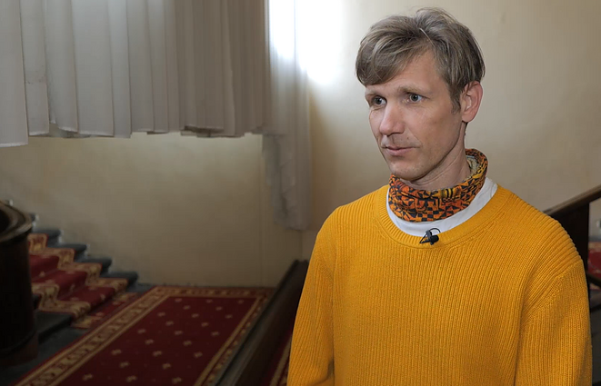 Tremtinių anūkas aktorius Andrius Darela su šeima grįžo į Lietuvą