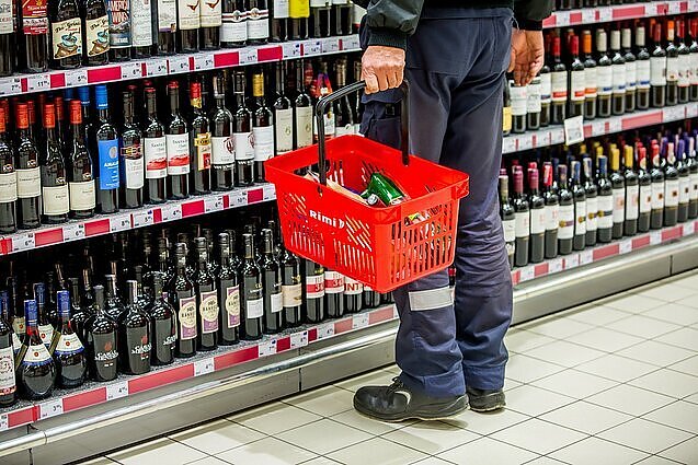 Laba diena, Lietuva. Seime – nesutarimai dėl prekybos alkoholiu ribojimų švelninimo: vieniems nelogiška drausti, kitiems – švelninti