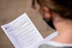 Lietuvių kalbos ir literatūros egzaminas Lietuvių kalbos ir literatūros egzaminas