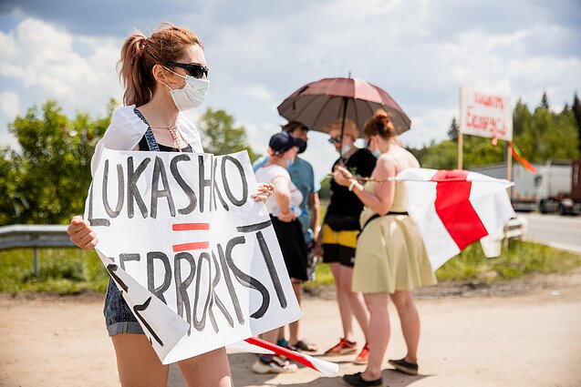 Белорусские активисты в Литве провели акцию протеста, цель которой — заблокировать движение в Беларусь и из нее через пограничный пункт Мядининкай, 2021 г.