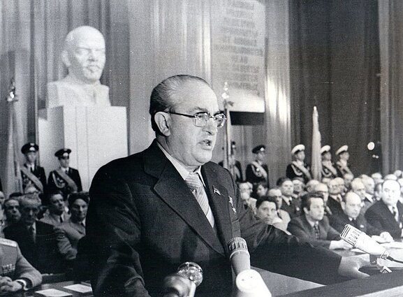 Юрий Андропов в 1978 году Юрий Андропов в 1978 году