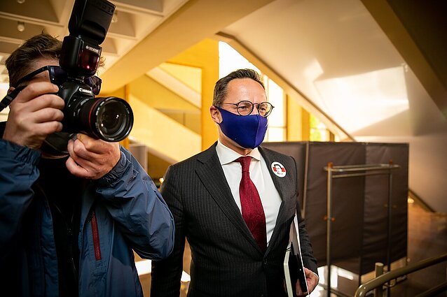 Etikos sargai domėsis Pavilionio komentarais apie Nausėdą Rusijos provokatoriams ir vestuvėmis per komandiruotę