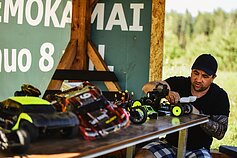 Radijo bangomis valdomų automobilių trasa