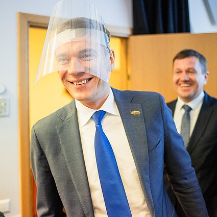 Lietuvos diena. Puidoko padėjėjas įtariamas papirkimu ir prekyba poveikiu