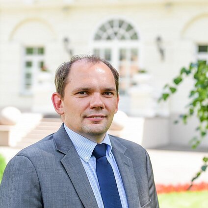 Vasaros popietė. Diplomatu gimstama ar tampama?