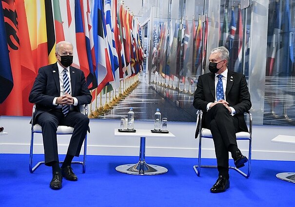 Dienos tema. Politologai apie Bideno susitikimą su Baltijos šalių lyderiais: taip JAV pademonstravo pasiryžimą ginti Baltijos šalis