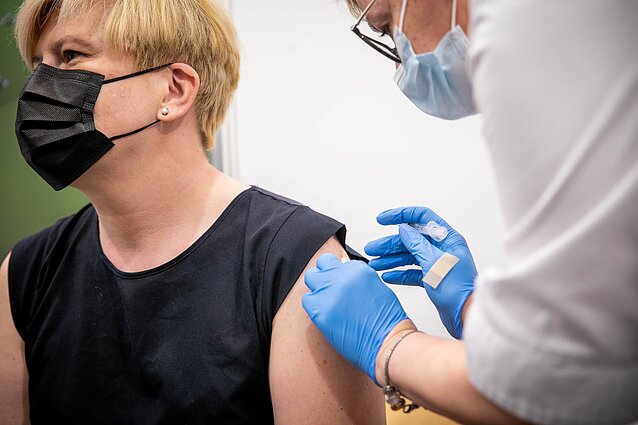 PM Ingrida Šimonytė gets the second vaccine jab PM Ingrida Šimonytė gets the second vaccine jab