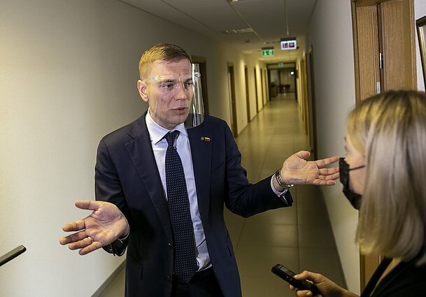 Puidokas nesutinka su STT išvadomis: su manim elgėsi kaip su nusikaltėliu, pareigūnas lydėjo ir į tualetą