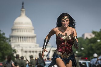 „Nuostabioji moteris“ („Wonder Woman“, 2017).