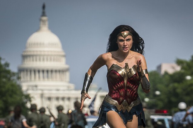 „Nuostabioji moteris“ („Wonder Woman“, 2017).