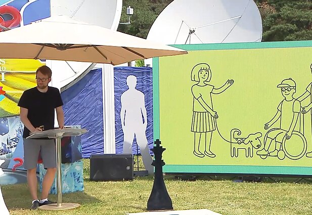 Įdomiosios atostogos. Savanoriška veikla: ar tai tas pats, kas geri darbai?