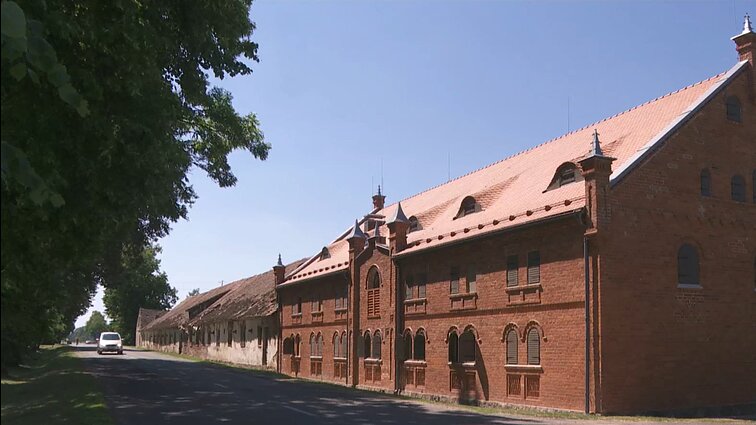 Panorama. Baigtas restauruoti ir kultūriniam turizmui pritaikytas Kidulių dvaro svirnas (su vertimu į gestų k.)