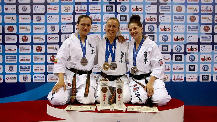 Sportas. Orai. Lietuvos karatė meistrės puikiai pradėjo Europos čempionatą (su vertimu į gestų k.)