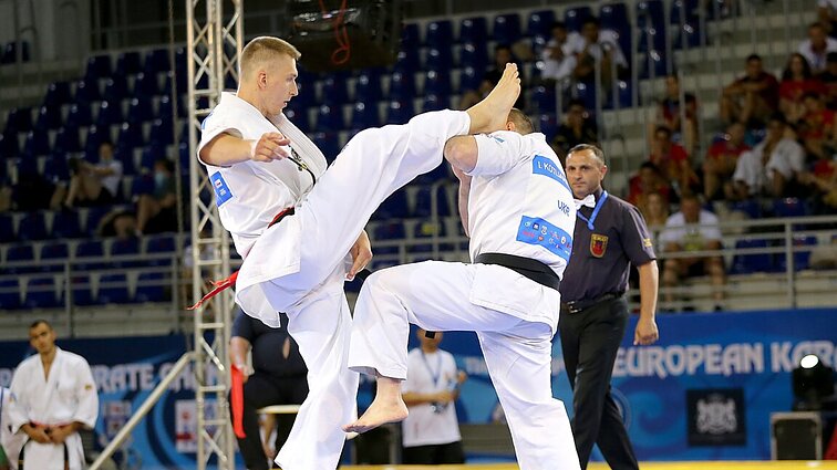 Sportas. Orai. Europos karatė čempionate antrąją dieną Lietuvos kovotojai iškovojo dar 7 medalius (su vertimu į gestų k.)