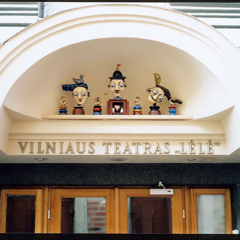 Vakaro pasaka. Lietuvių pasakos „Gaidžiukas ir vištytė“ ir „Nykštukas“ 