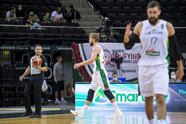 Sportas. Orai. Lietuvos rinktinė parklupdė Venesuelos krepšininkus (su vertimu į gestų k.)