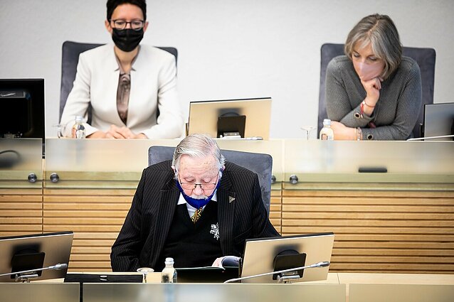 Čmilytė-Nielsen apie valstybės vadovo statusą Landsbergiui: tai yra parlamento garbės reikalas grąžinti skolą