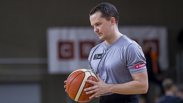 Švelnūs tardymai. Eurolygos finale teisėjavęs Gytis Vilius: teisėjai nėra scenaristai – jie tik turi užtikrinti rungtynių sklandumą