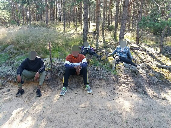 Druskininkų pasieniečiai užfiksavo 4 sieną iš Baltarusijos pažeidusius bei Kamerūno ir Malio piliečiais prisistačiusius migrantus