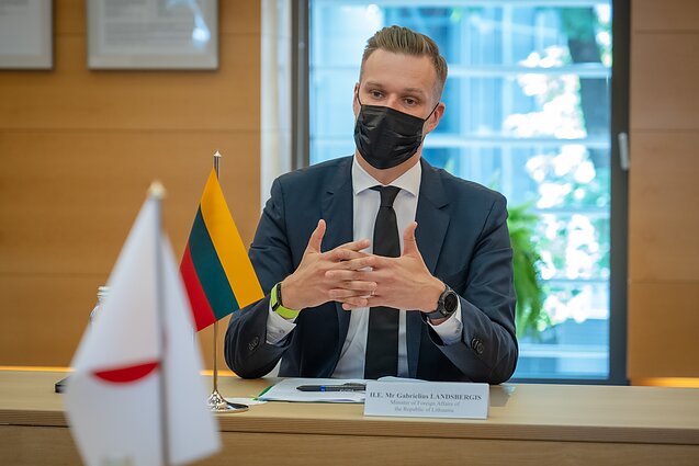 Landsbergis su Japonijos užsienio reikalų ministru Vilniuje aptarė bendradarbiavimo perspektyvas Landsbergis su Japonijos užsienio reikalų ministru Vilniuje aptarė bendradarbiavimo perspektyvas