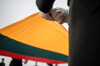 Gedimino pilies bokšte iškelta nauja Lietuvos vėliava Gedimino pilies bokšte iškelta nauja Lietuvos vėliava