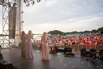 Vaida Genytė, Aistė Pilvelytė ir Rūta Ščiogolevaitė susibūrė į trio 3D